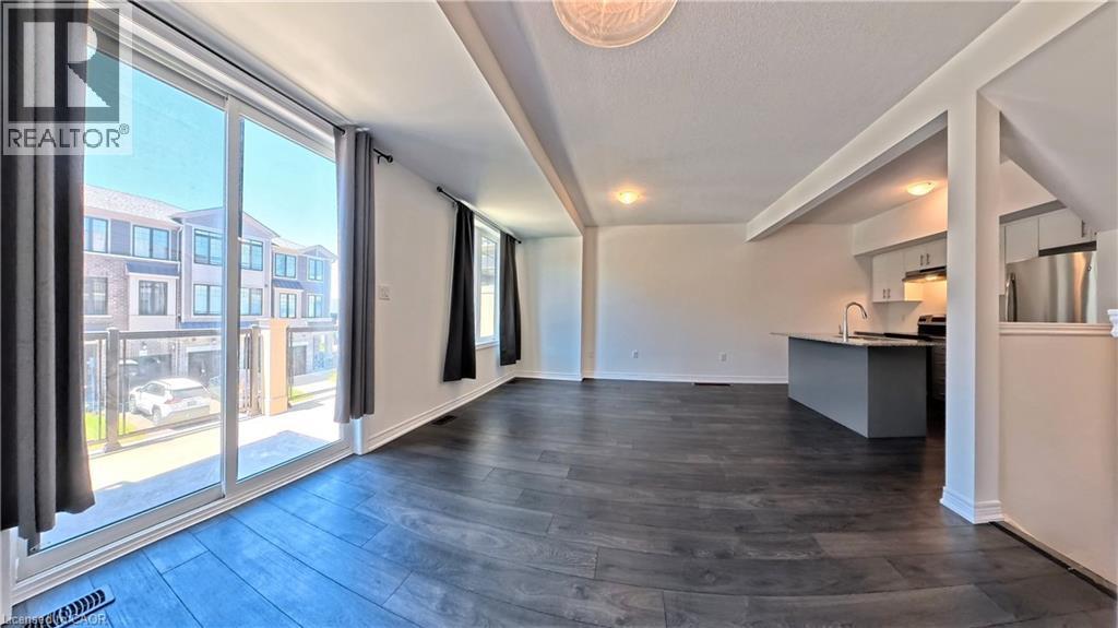10 Birmingham Drive Unit# 129, Cambridge, ON - Indoor Photo Showing Other Room