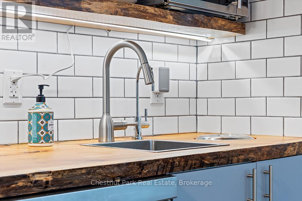 Prep sink - Mh15 - 684138 Sideroad 30, Chatsworth, ON