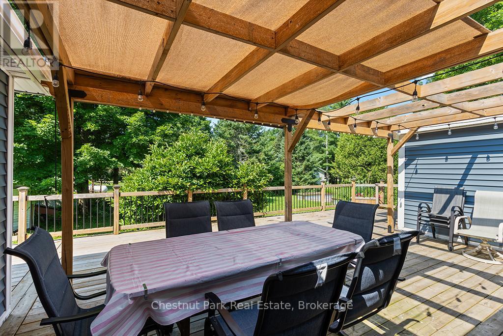 or dining on the deck! - Mh15 - 684138 Sideroad 30, Chatsworth, ON