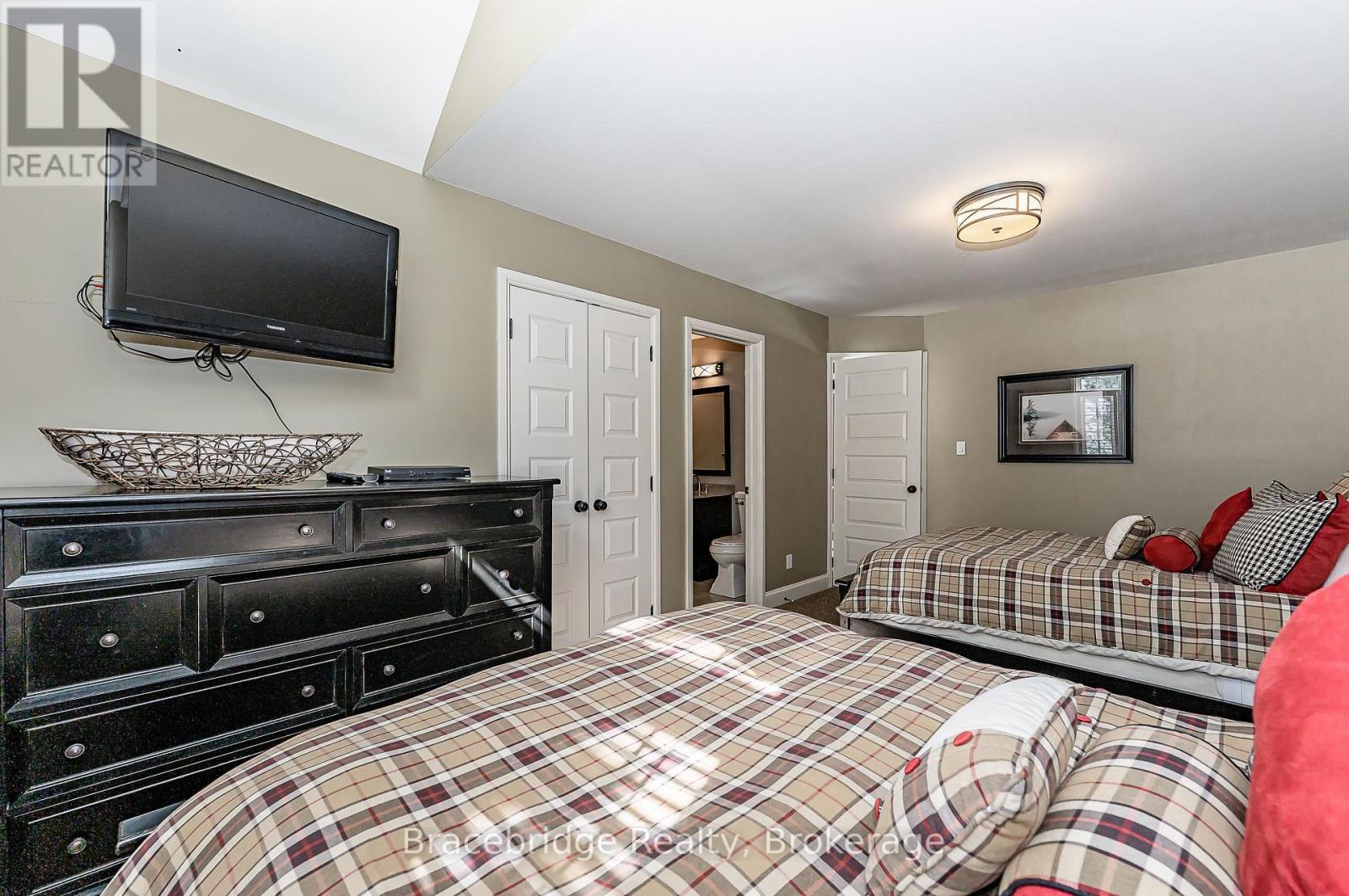 Sandfield 3 W3 - 3876 Muskoka Rd 118 Highway W, Muskoka Lakes (Medora), ON