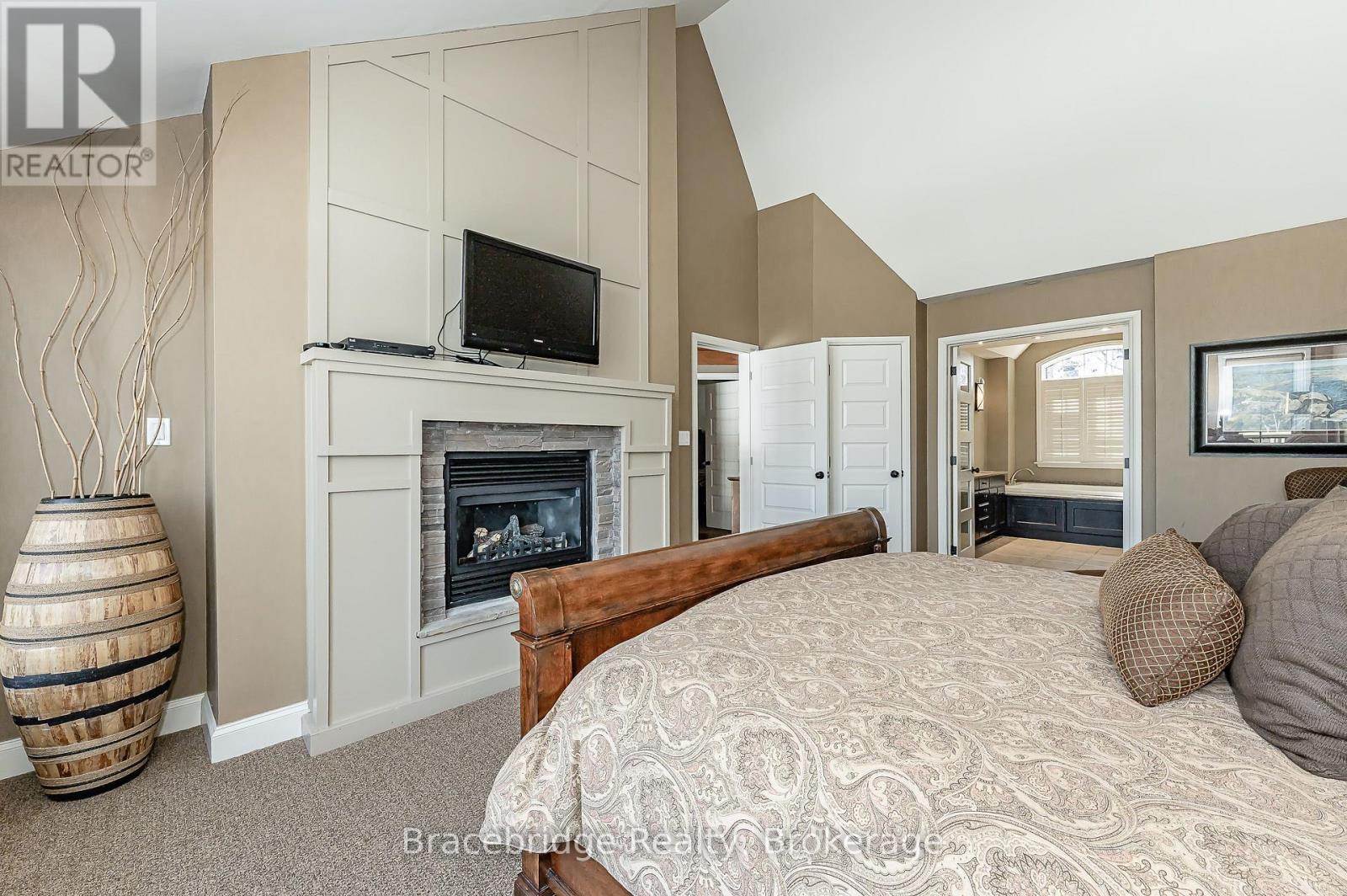 Sandfield 3 W3 - 3876 Muskoka Rd 118 Highway W, Muskoka Lakes (Medora), ON