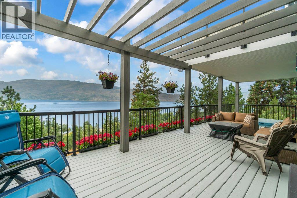 3949 Desert Pines Avenue, Peachland, BC