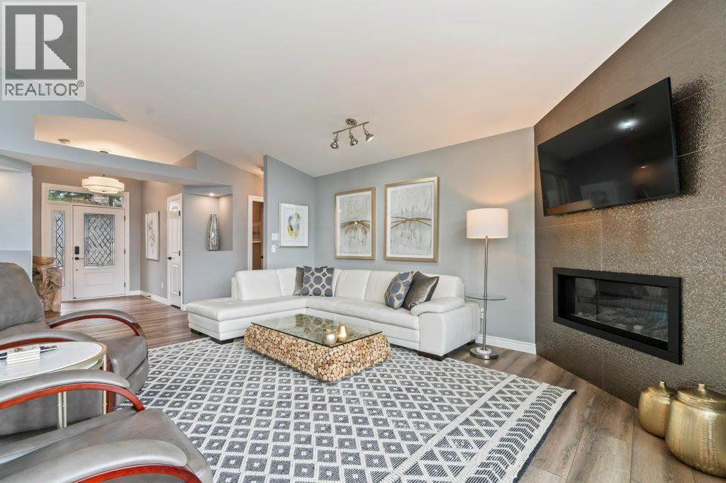 3949 Desert Pines Avenue, Peachland, BC