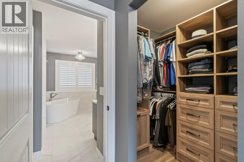 3949 Desert Pines Avenue, Peachland, BC