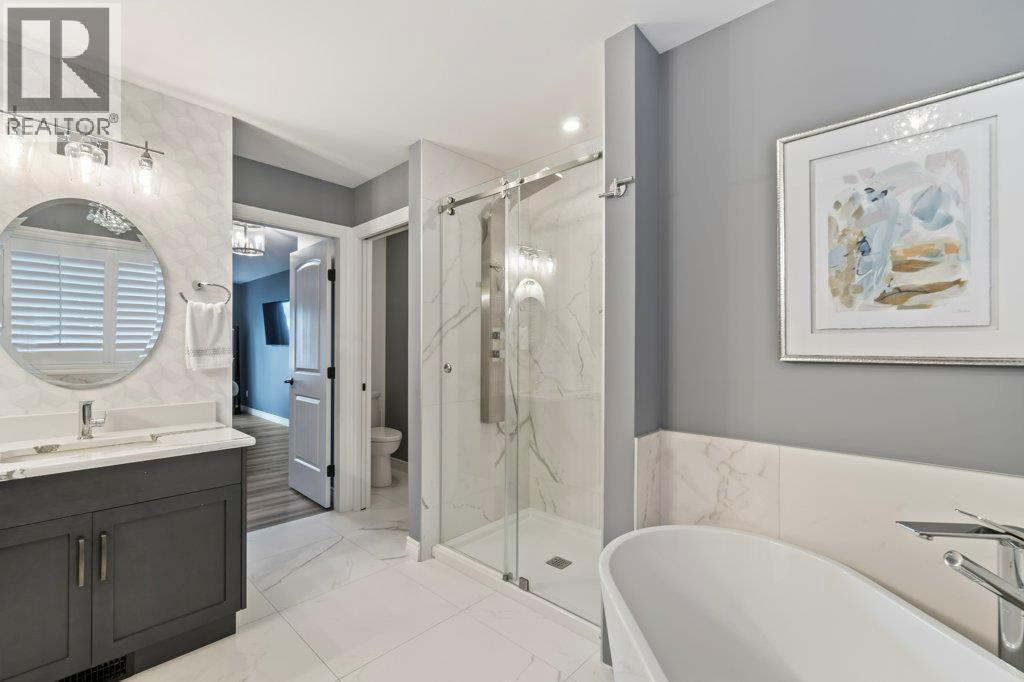 3949 Desert Pines Avenue, Peachland, BC