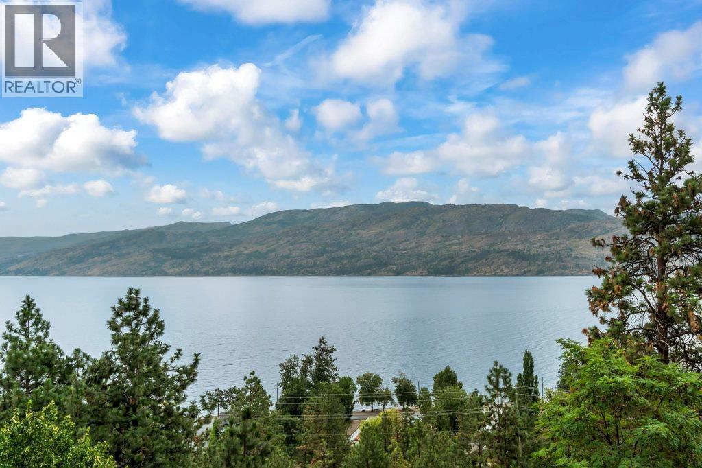 3949 Desert Pines Avenue, Peachland, BC