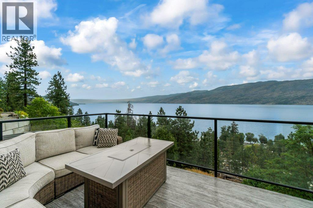 3949 Desert Pines Avenue, Peachland, BC