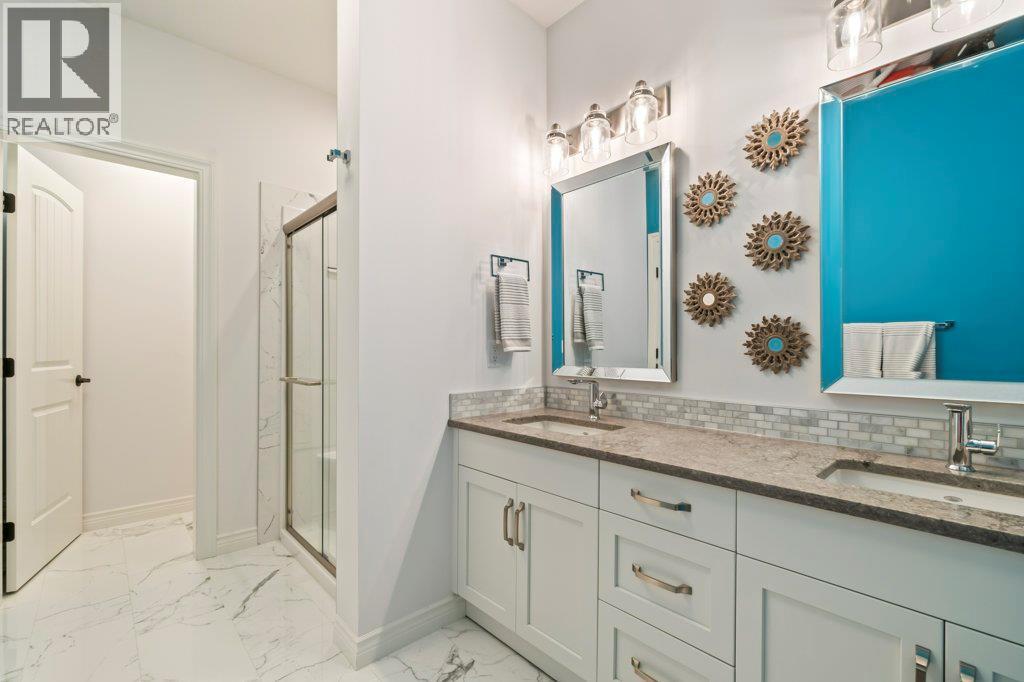 3949 Desert Pines Avenue, Peachland, BC