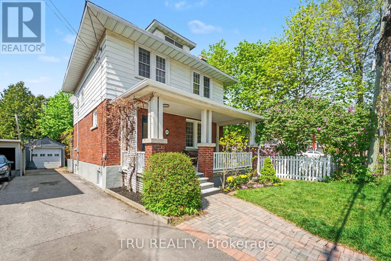 5 Grove Avenue in the heart of Old Ottawa South - 5 Grove Avenue, Ottawa, ON