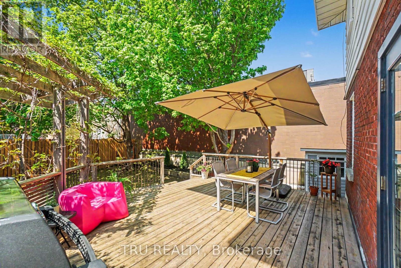 Expansive deck, private backyard, mature trees - 5 Grove Avenue, Ottawa, ON