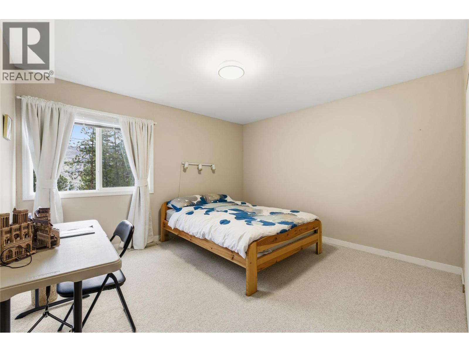 Bedroom(2) on Lower Level - 324 Clifton Road N, Kelowna, BC