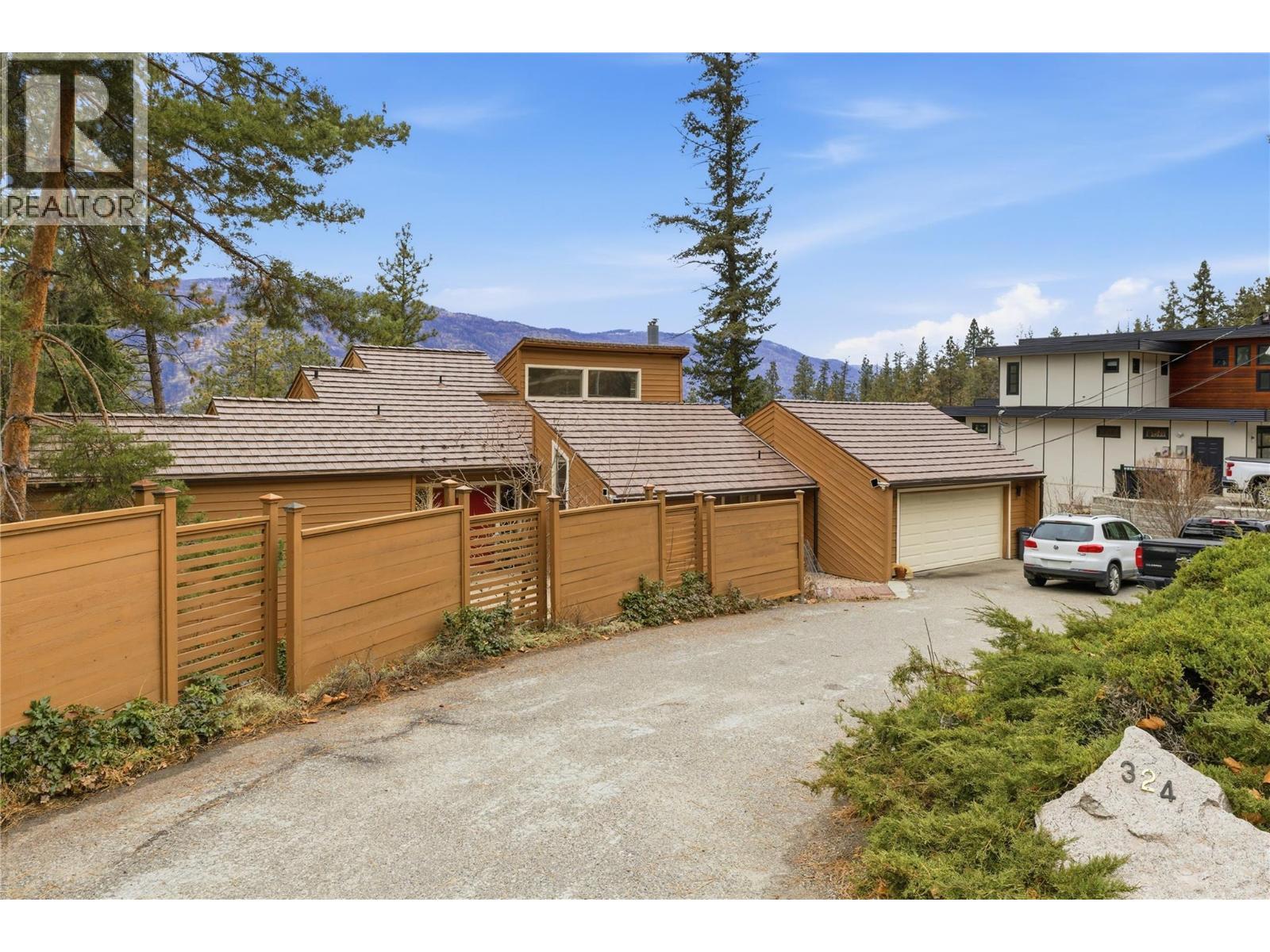 324 Clifton Road N, Kelowna, BC
