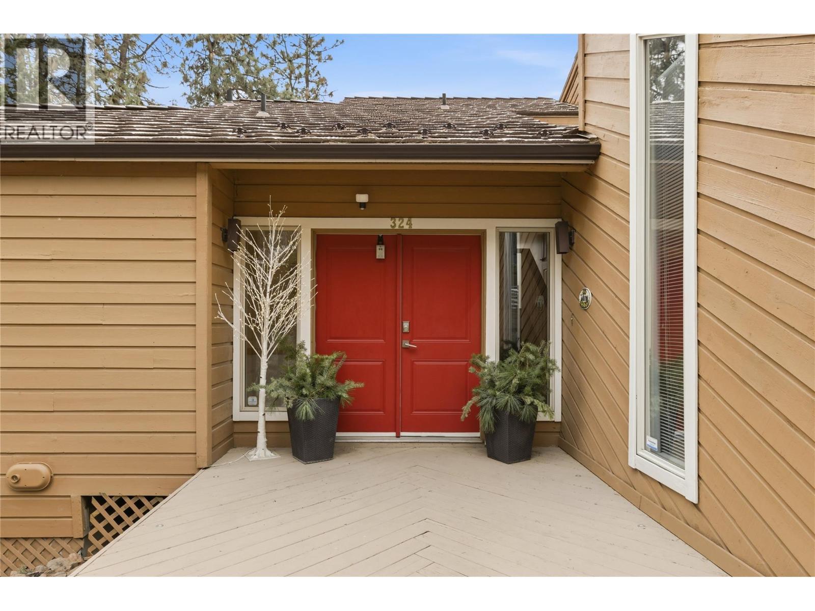 324 Clifton Road N, Kelowna, BC