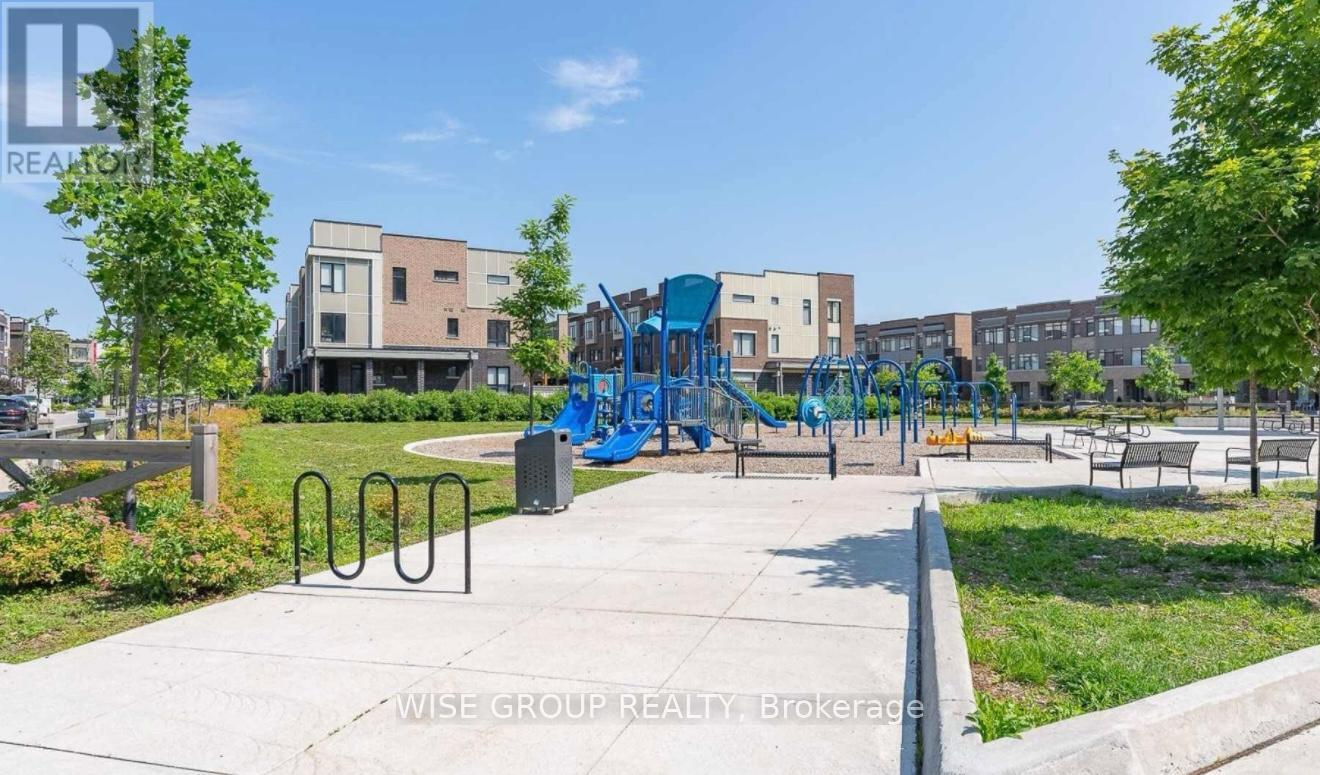 Lph04 - 120 Eagle Rock Way, Vaughan, ON