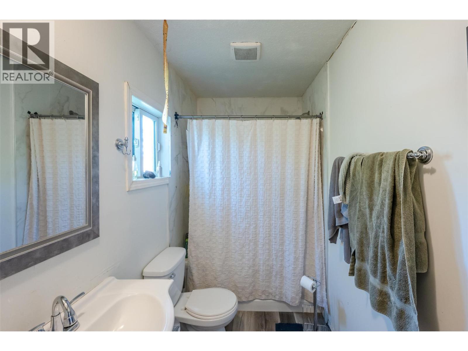 DUPLEX #2 - 800 Coulthard Road, Cawston, BC
