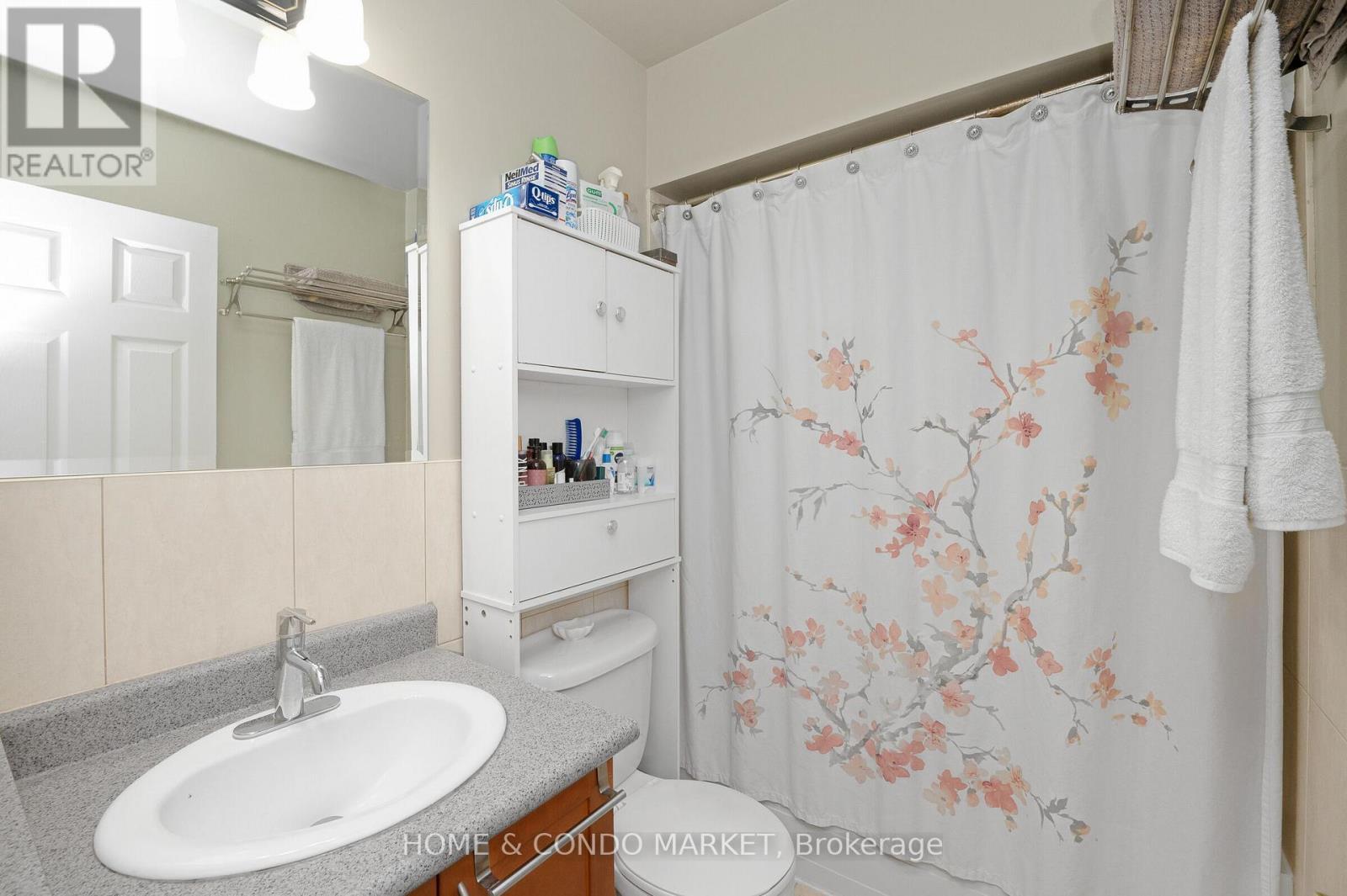 194 Lakeshore Road W, Mississauga, ON