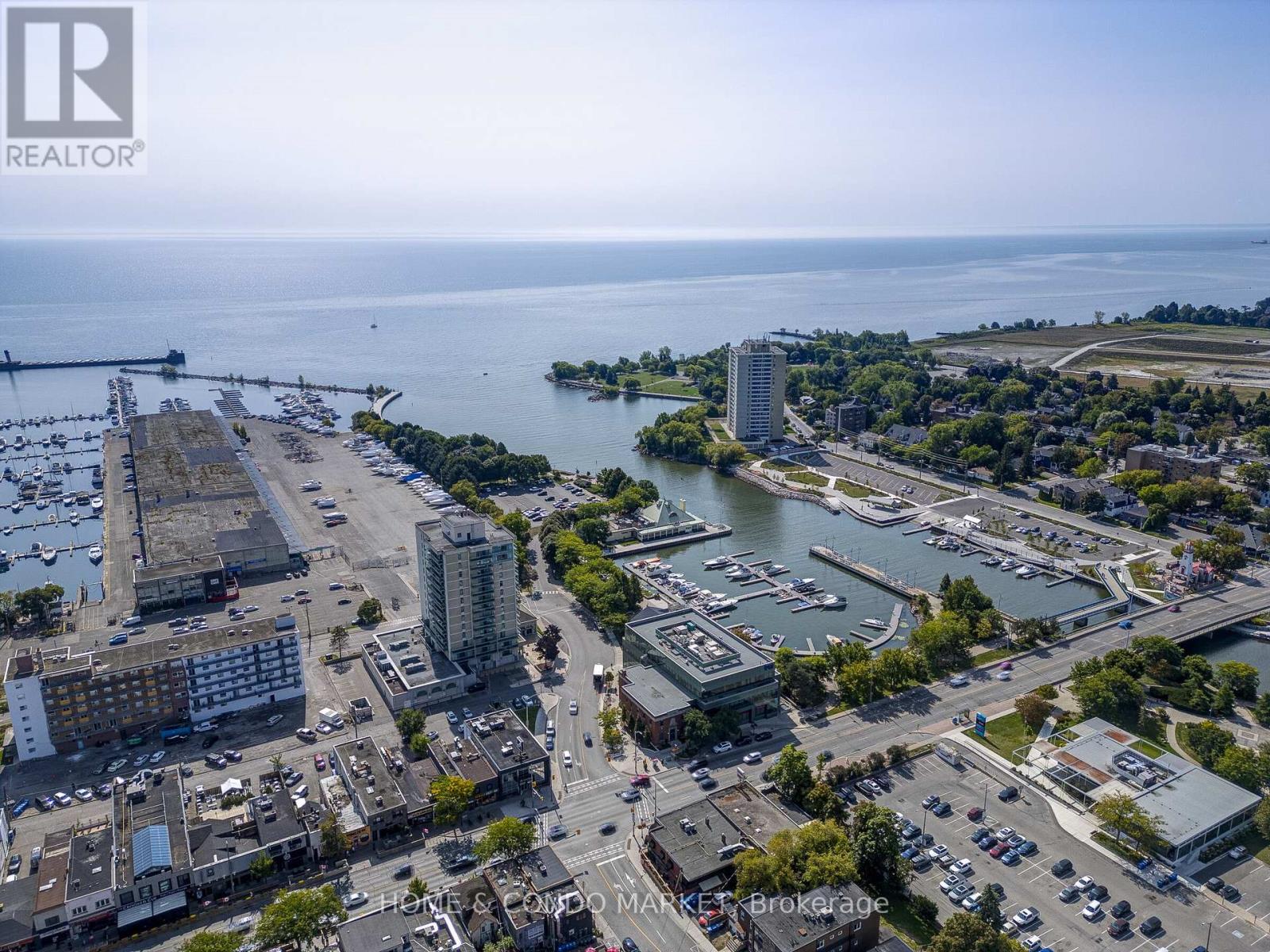 194 Lakeshore Road W, Mississauga, ON