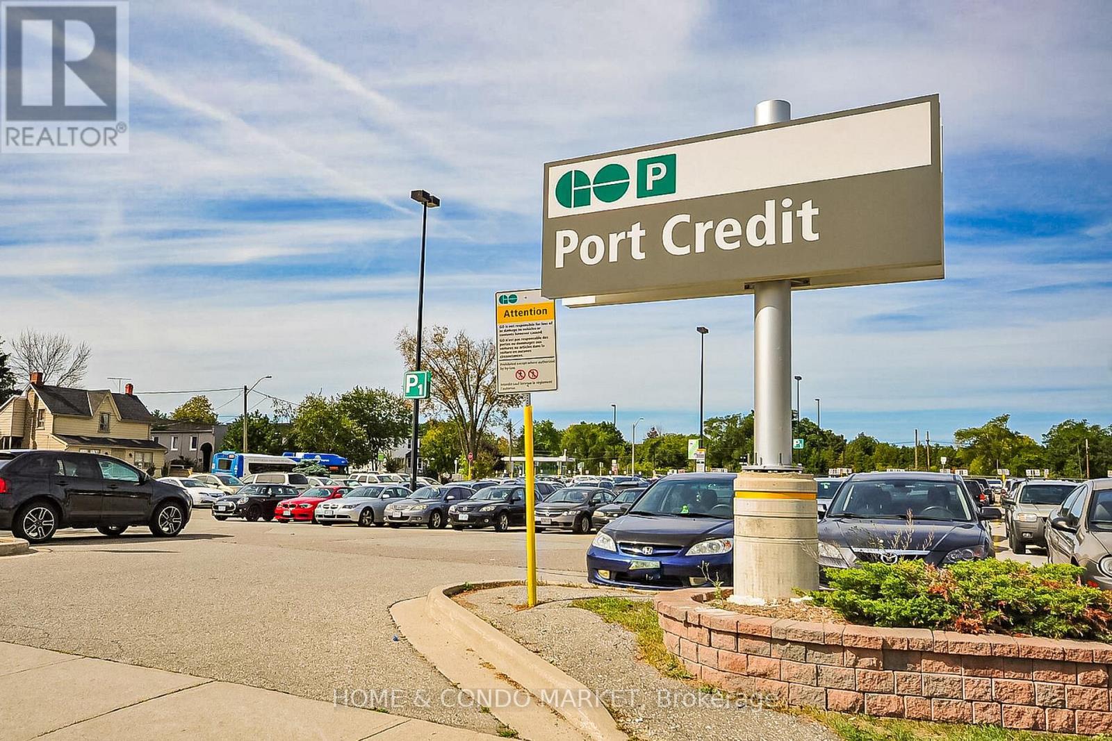 194 Lakeshore Road W, Mississauga, ON