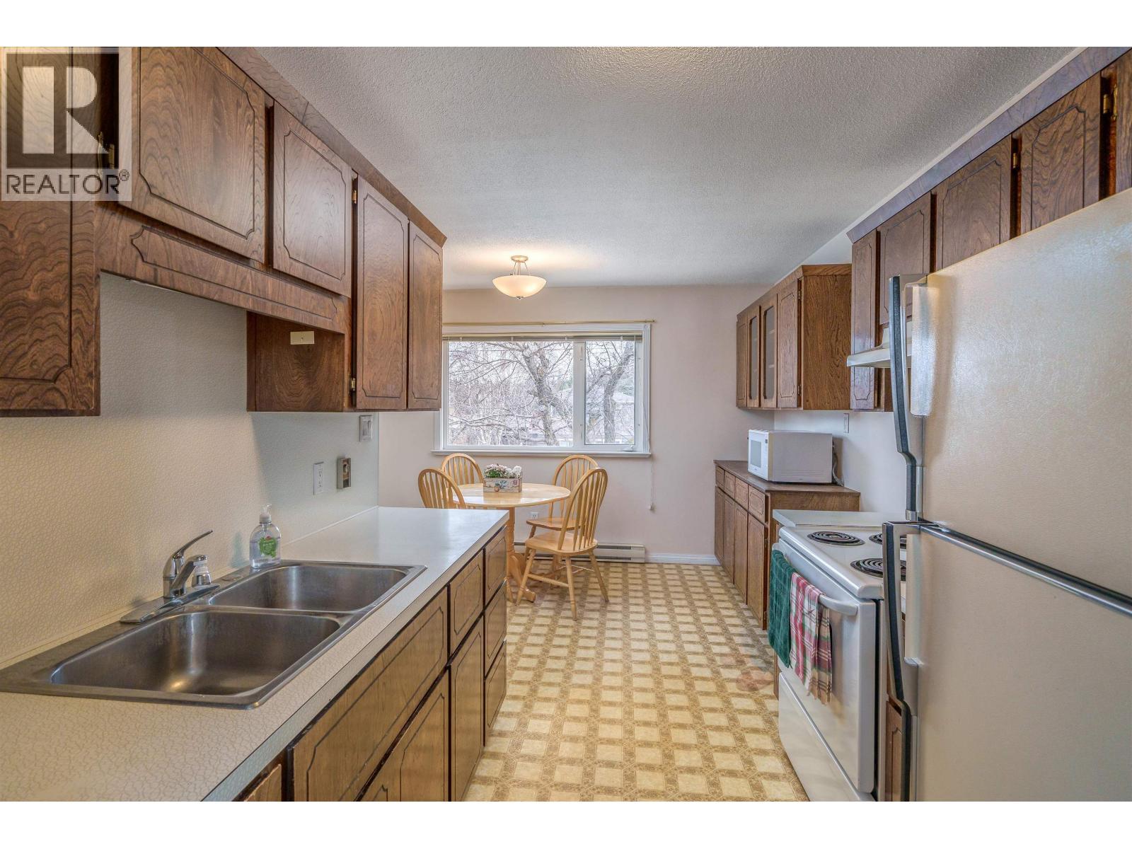 240 Dogwood Avenue, 100 Mile House, BC