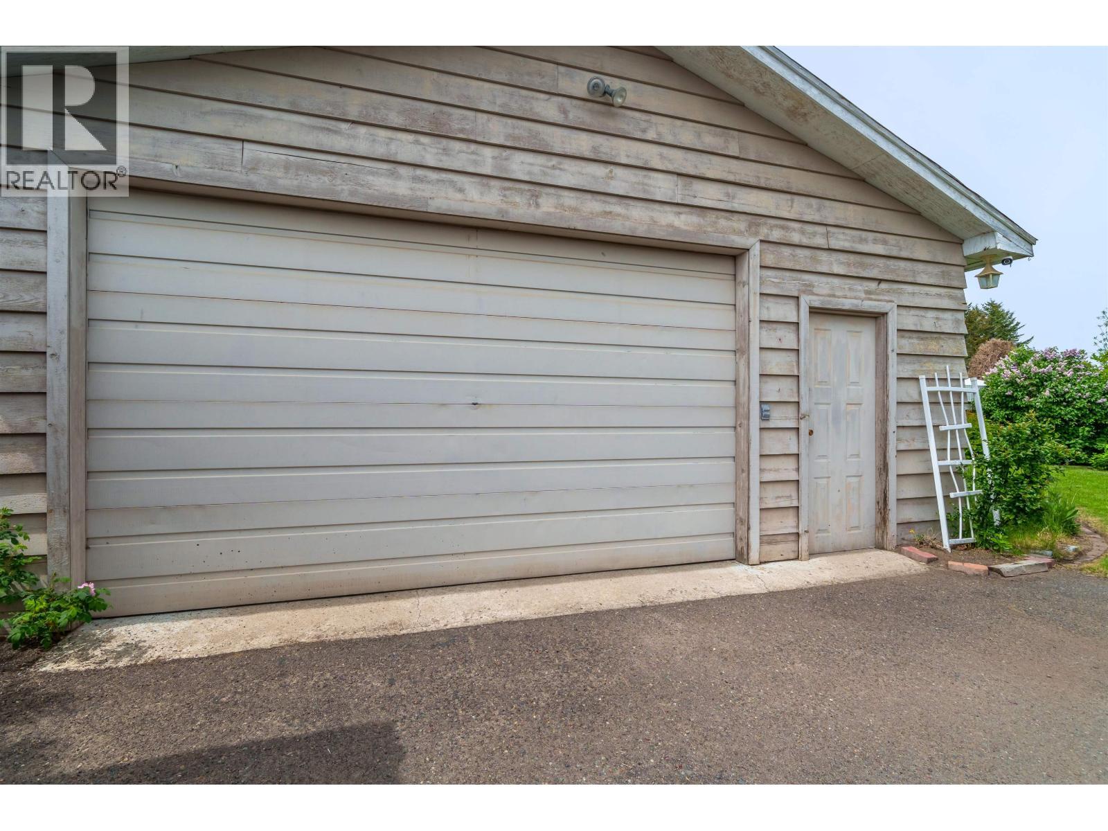240 Dogwood Avenue, 100 Mile House, BC