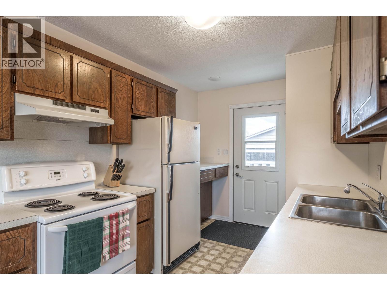 240 Dogwood Avenue, 100 Mile House, BC