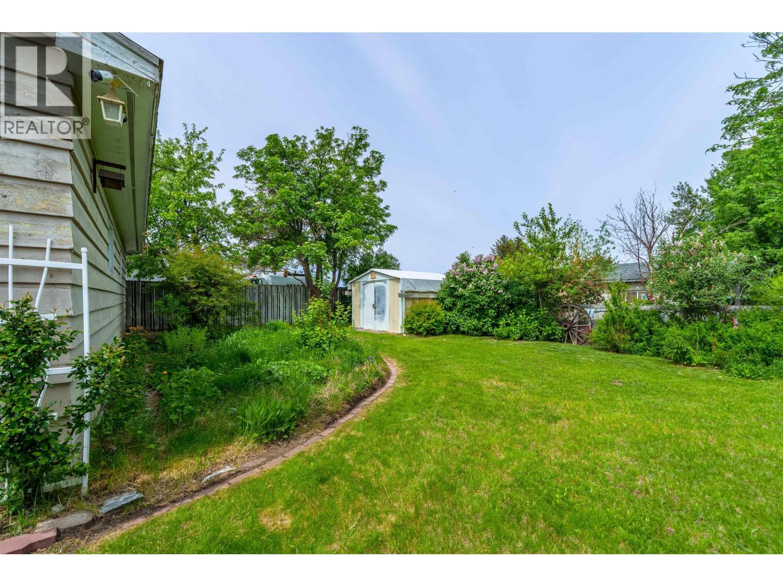 240 Dogwood Avenue, 100 Mile House, BC