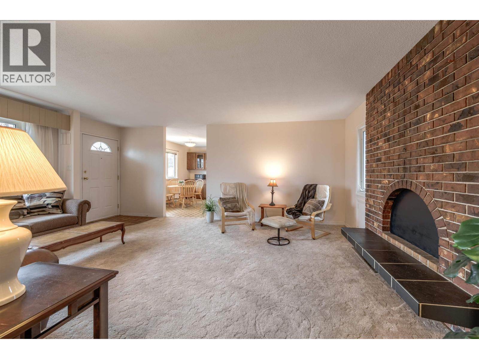 240 Dogwood Avenue, 100 Mile House, BC
