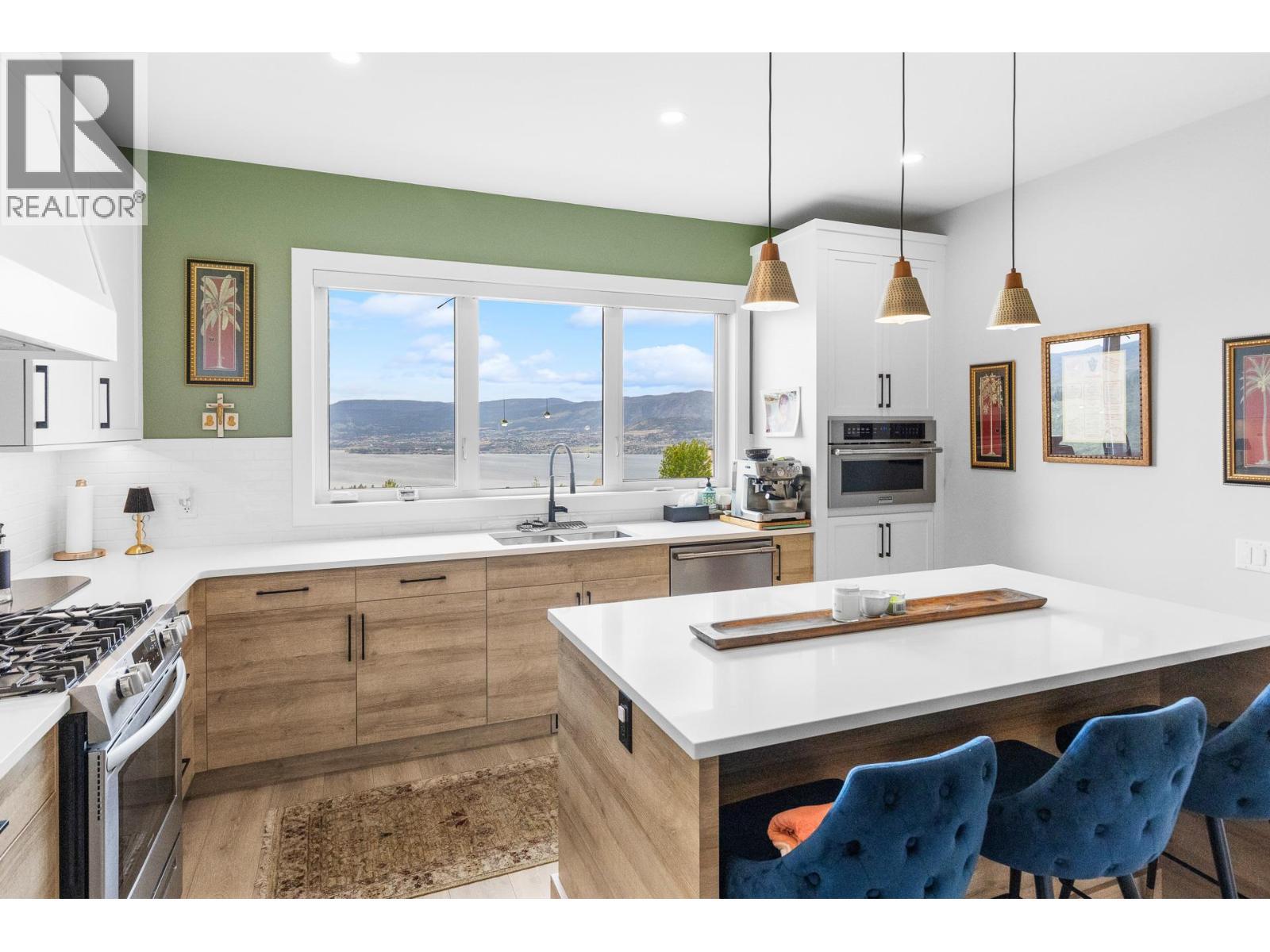 796 Kuipers Crescent Unit# 2, Kelowna, BC