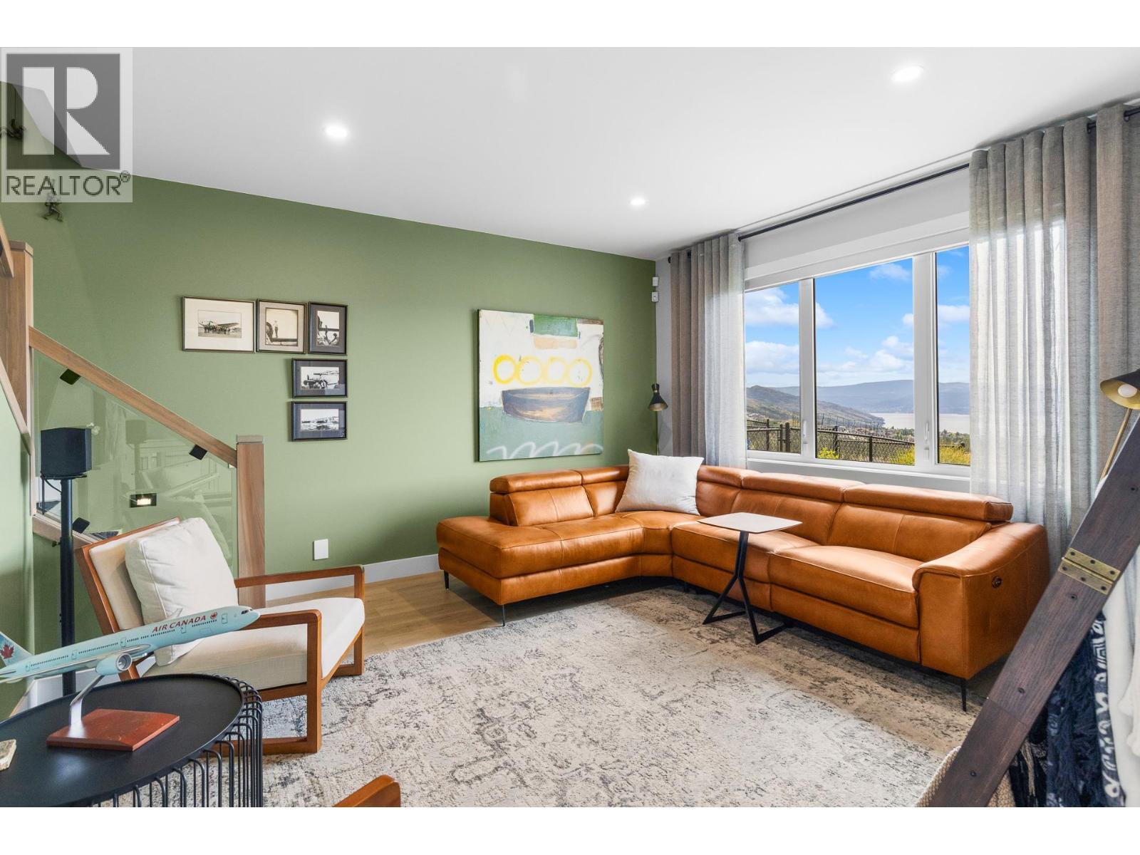 796 Kuipers Crescent Unit# 2, Kelowna, BC