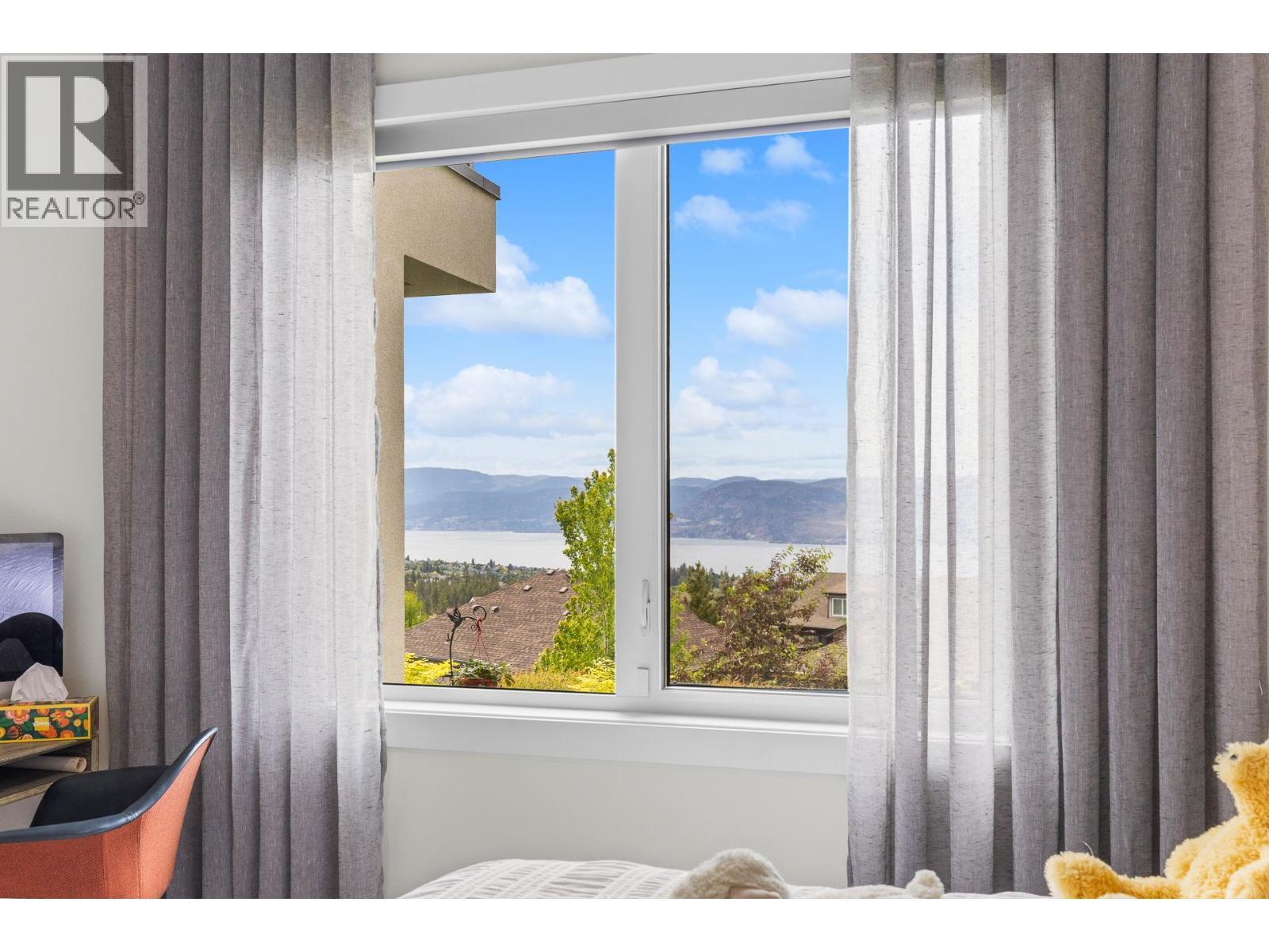 796 Kuipers Crescent Unit# 2, Kelowna, BC