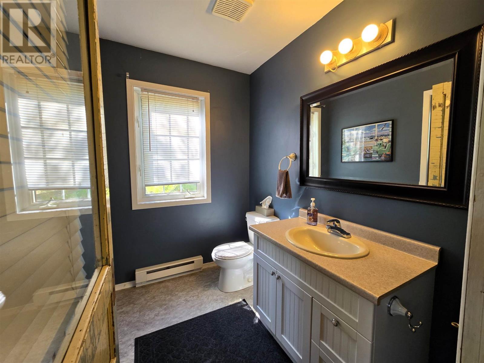 35 Pine Ridge Rd, Huron Shores, ON