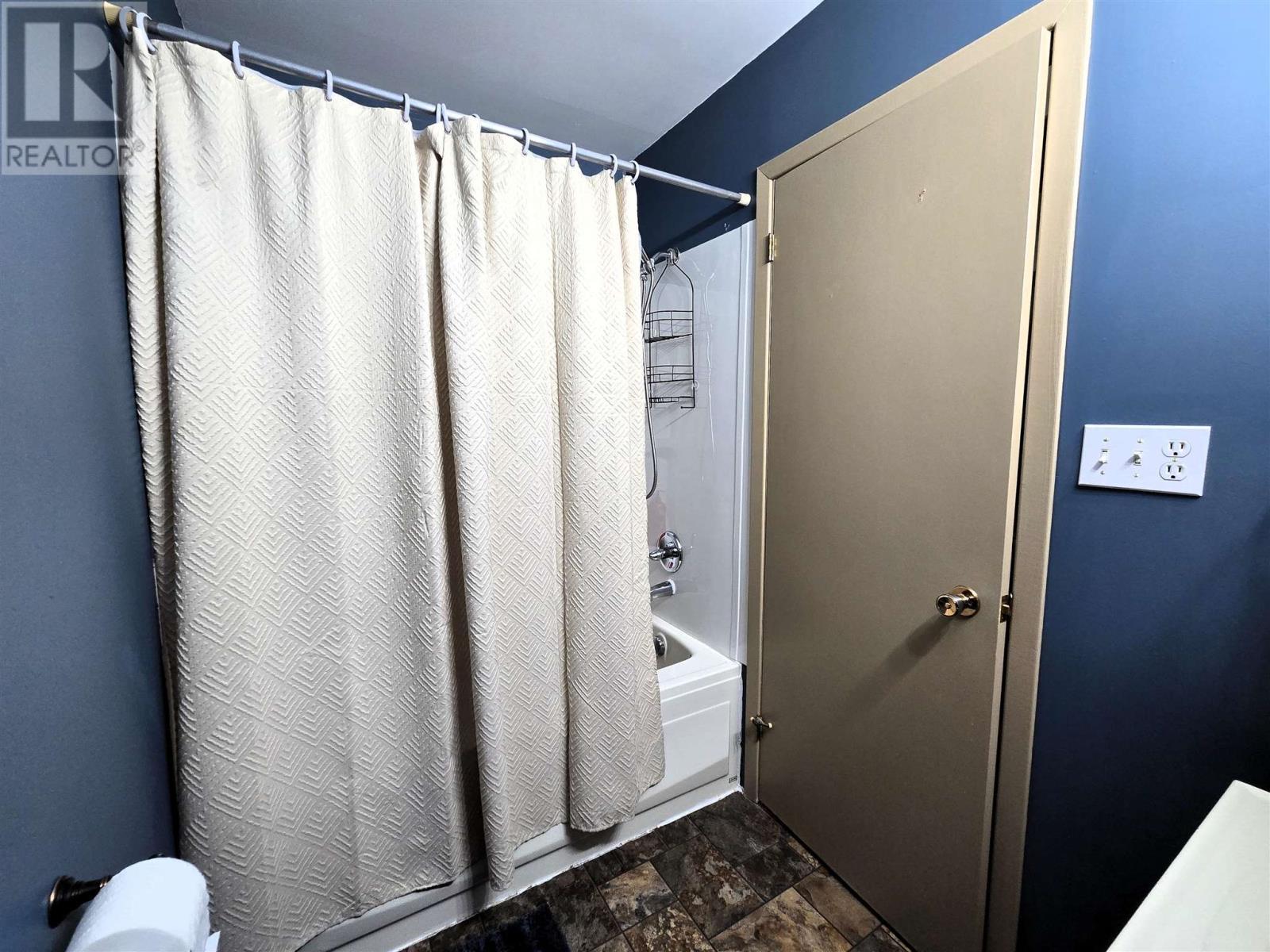 35 Pine Ridge Rd, Huron Shores, ON