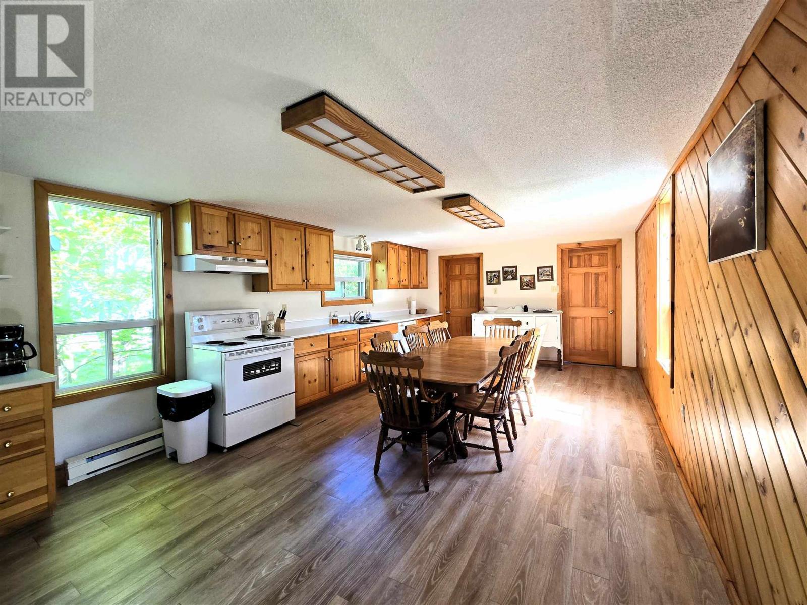 35 Pine Ridge Rd, Huron Shores, ON