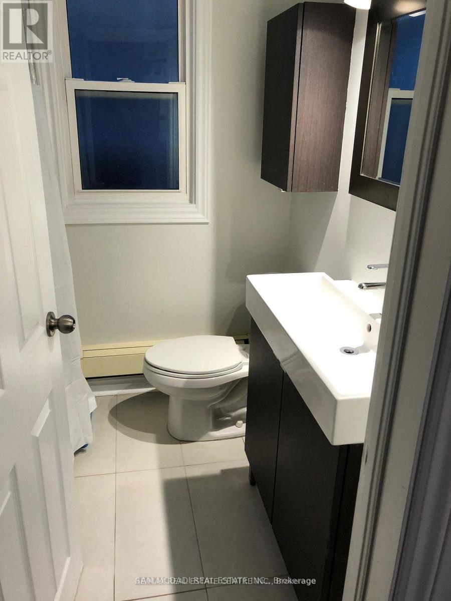 378 Lakeshore Road W, Mississauga, ON