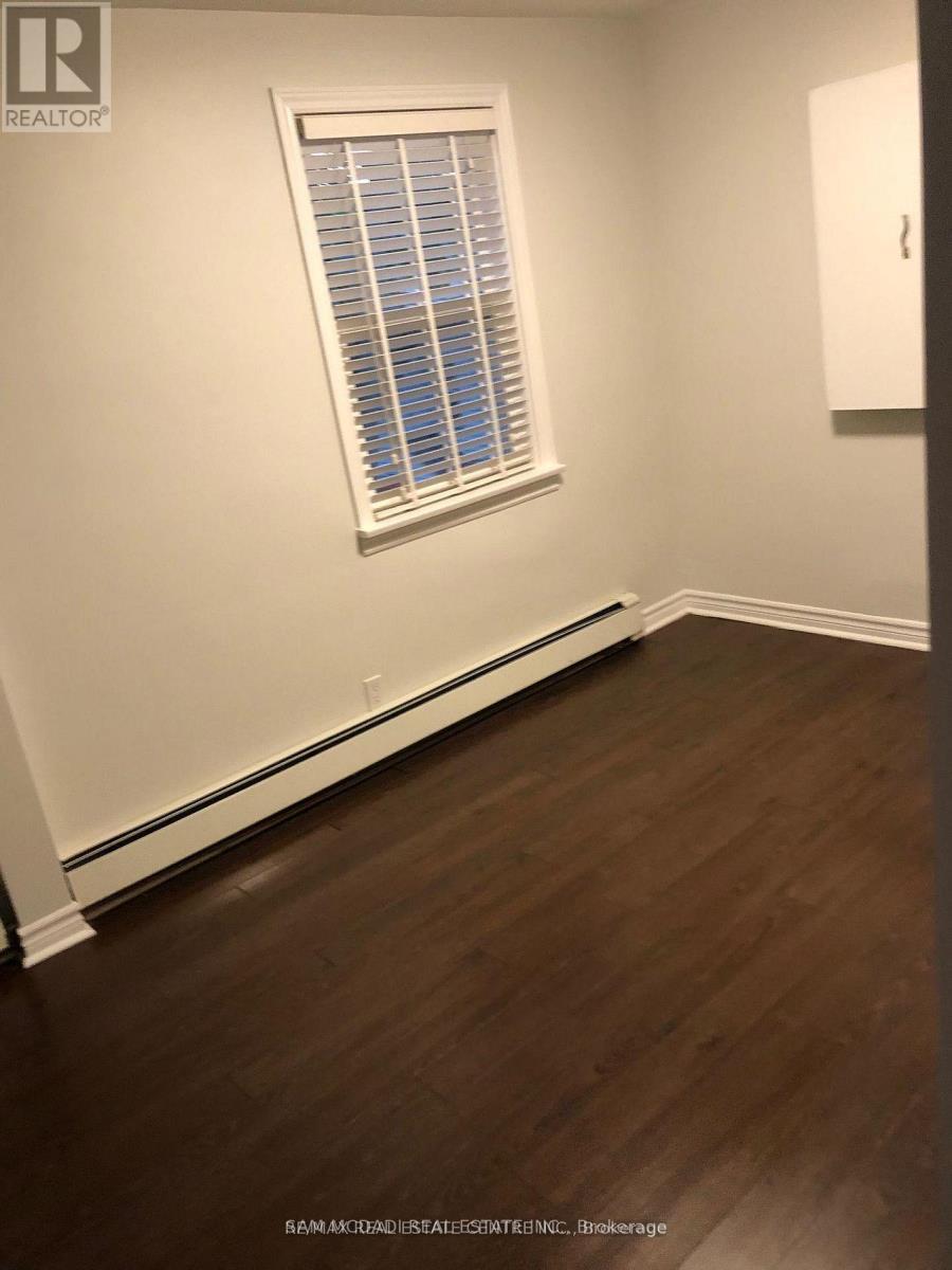 378 Lakeshore Road W, Mississauga, ON