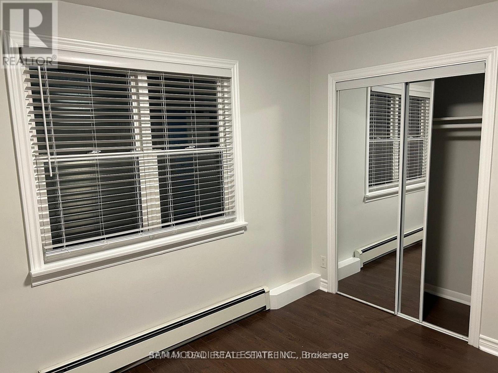 378 Lakeshore Road W, Mississauga, ON