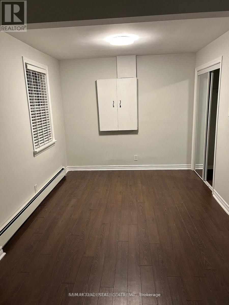 378 Lakeshore Road W, Mississauga, ON