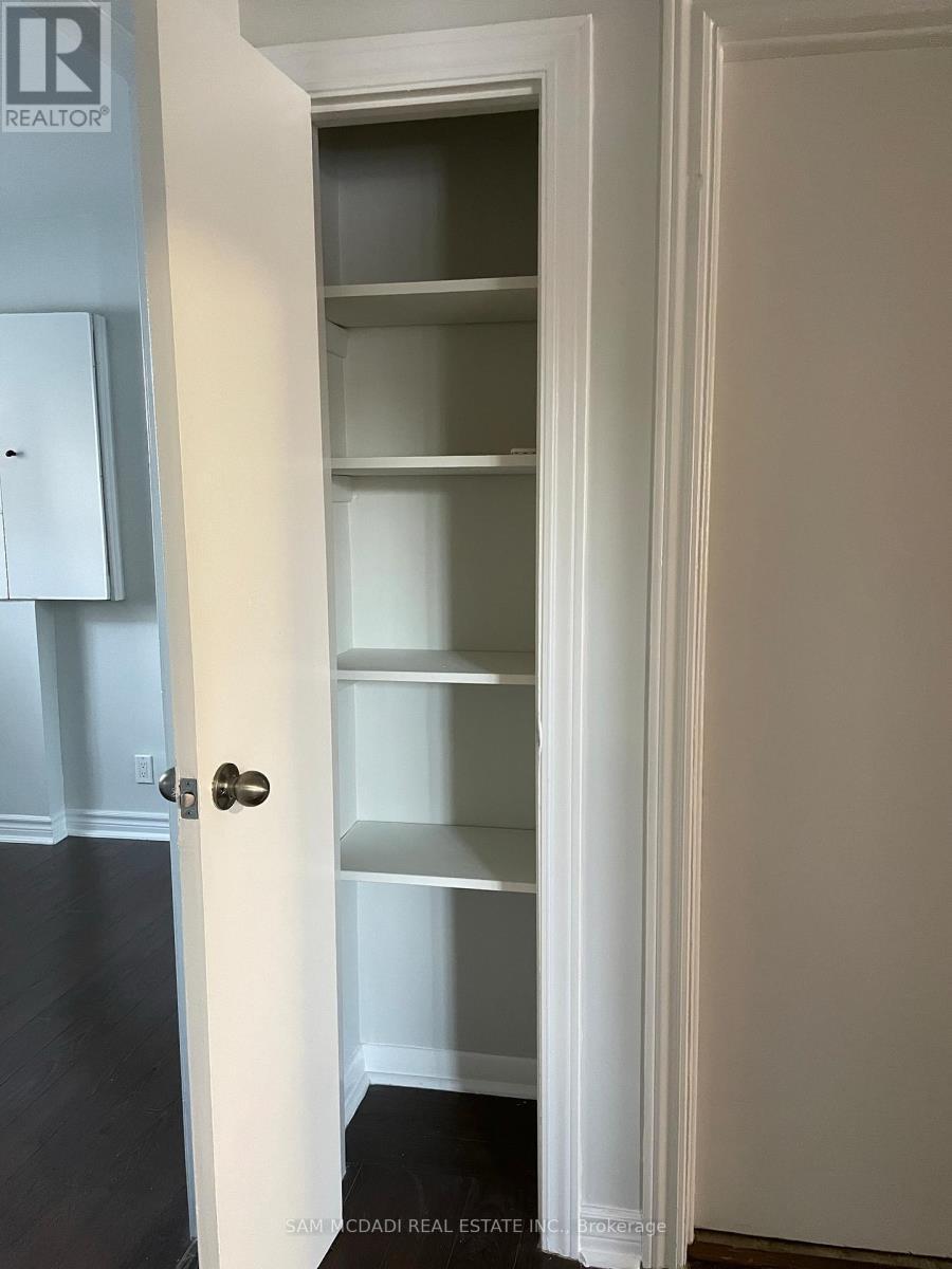 378 Lakeshore Road W, Mississauga, ON
