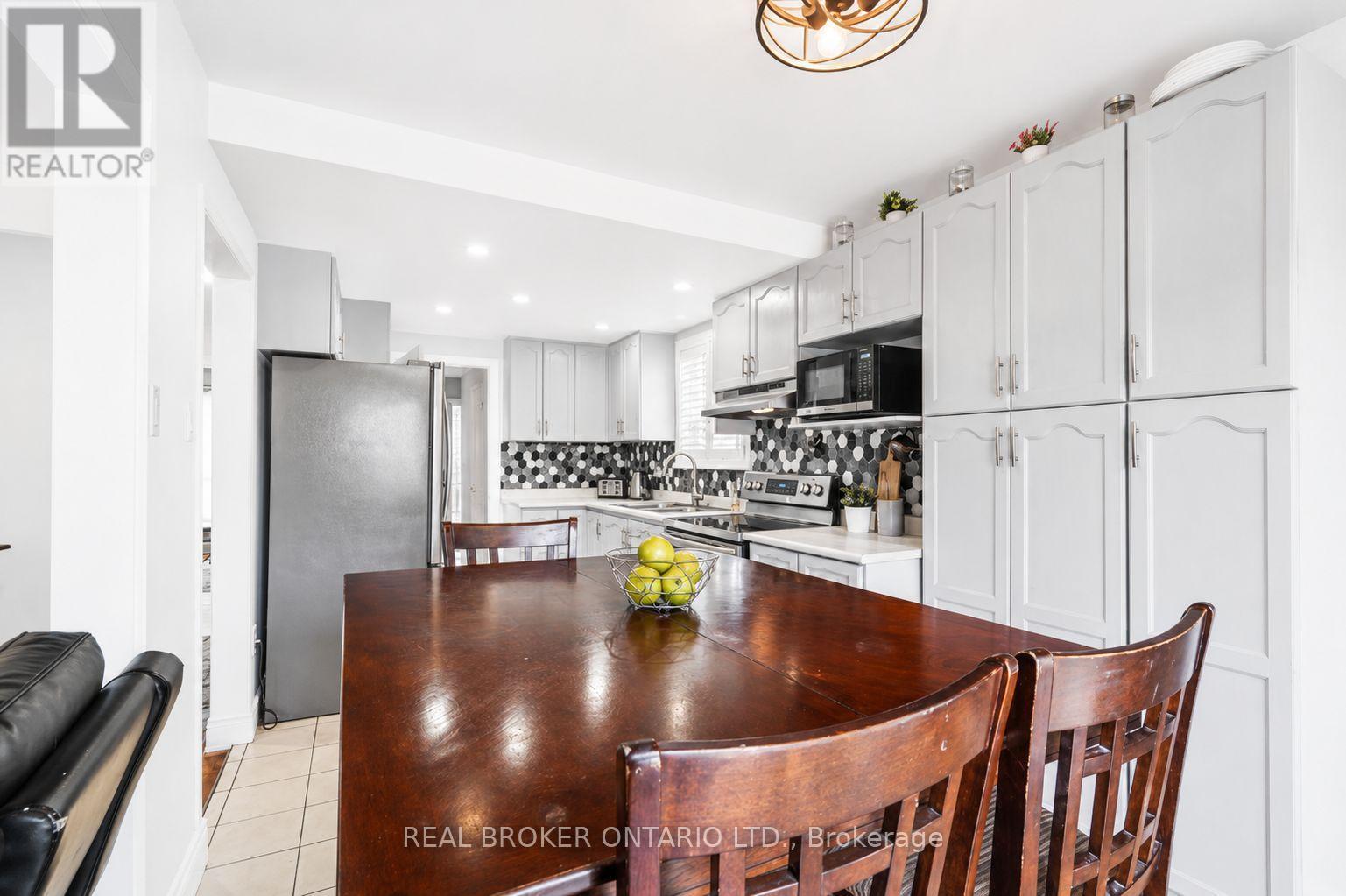 Kitchen - 3106 Redbank Crescent, Mississauga, ON