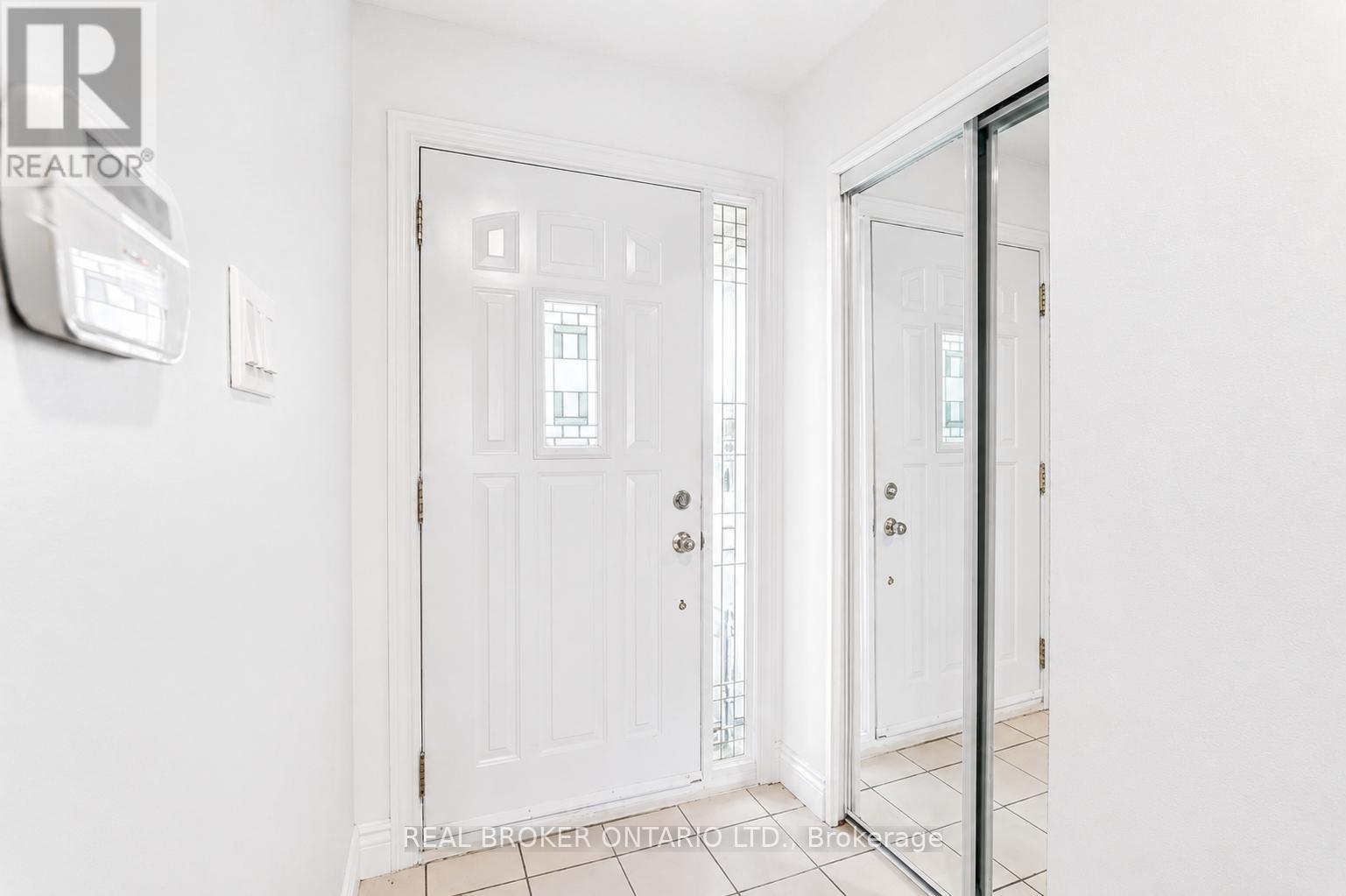 Front Entry way - 3106 Redbank Crescent, Mississauga, ON
