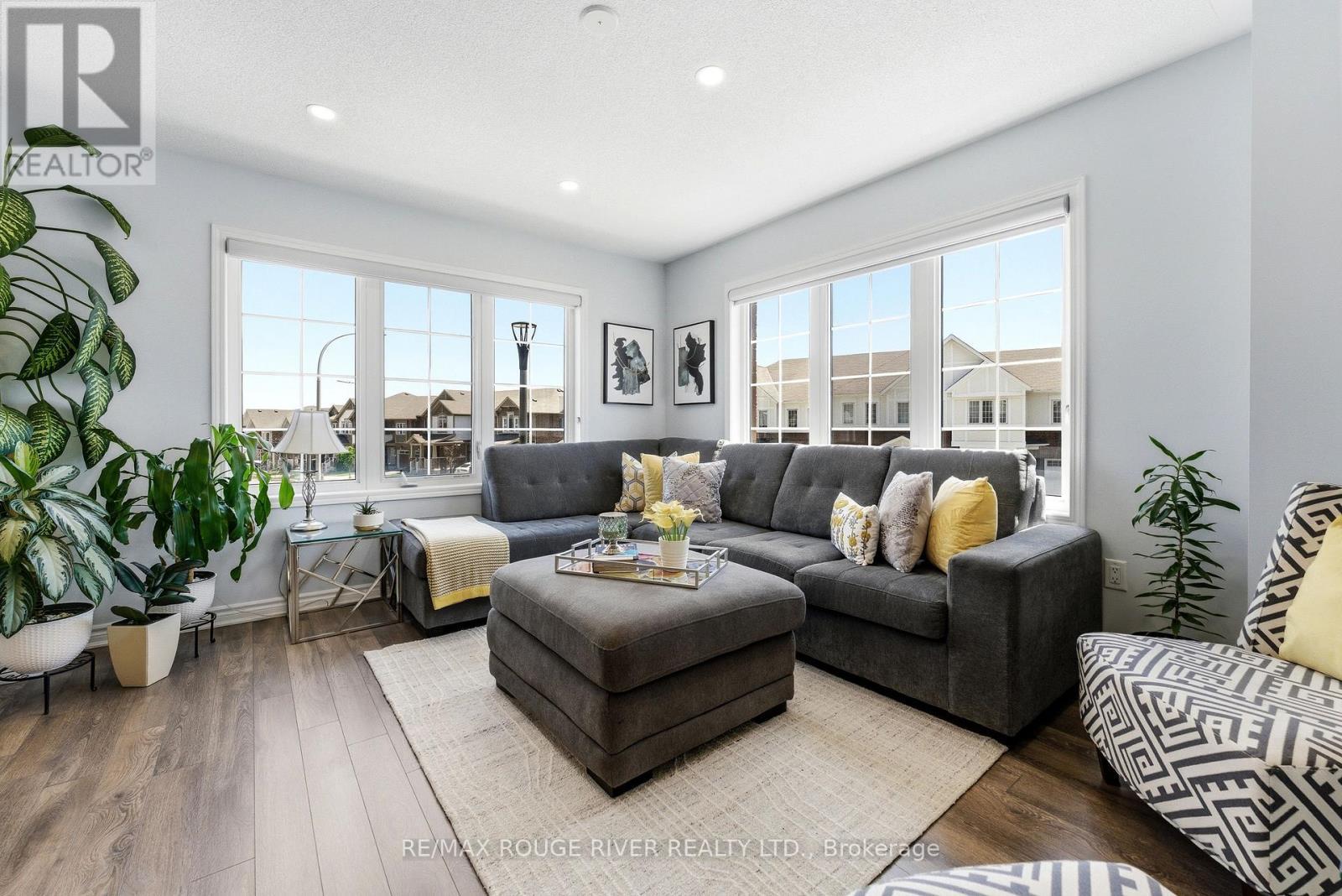 2402 Fall Harvest Crescent, Pickering, ON