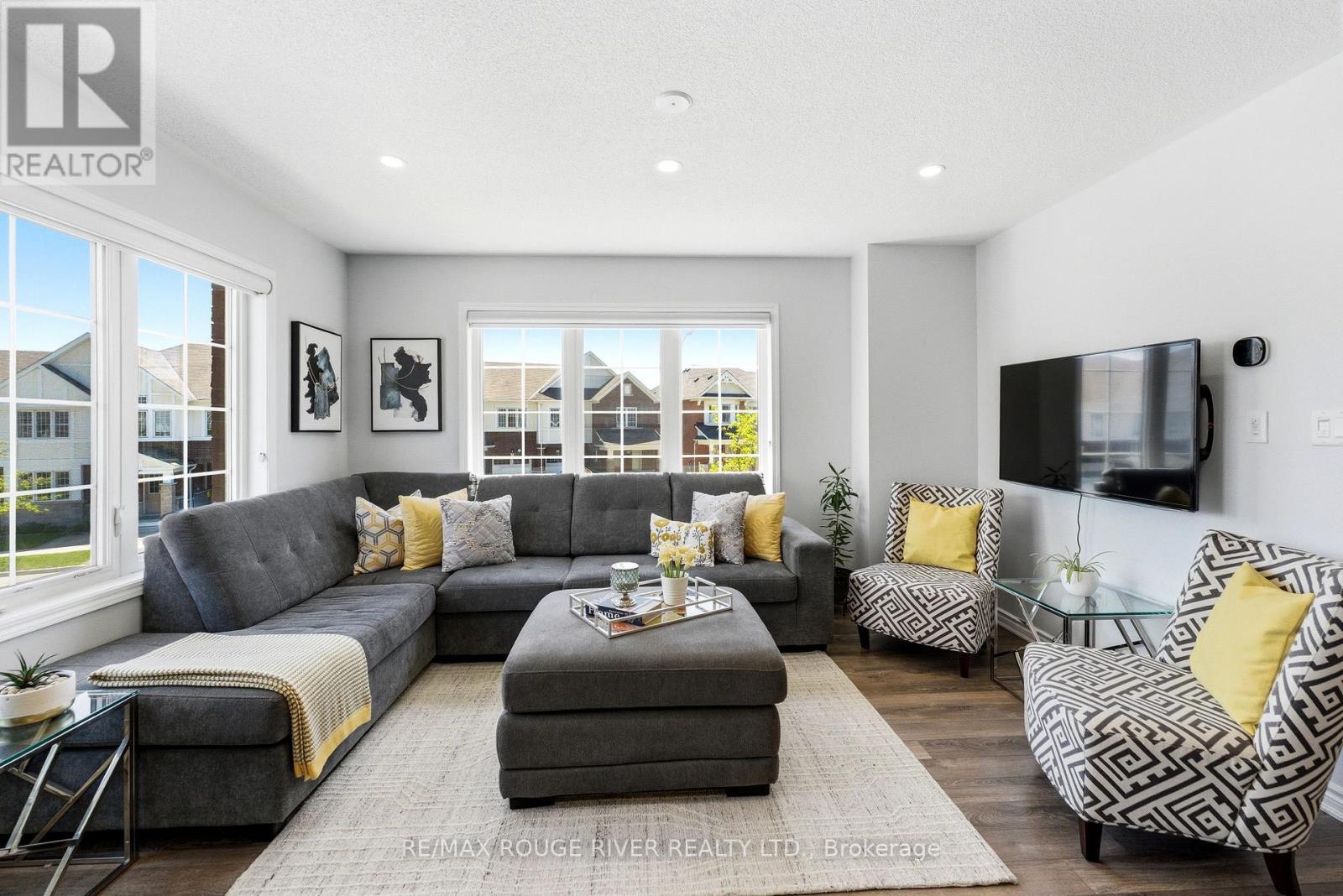 2402 Fall Harvest Crescent, Pickering, ON
