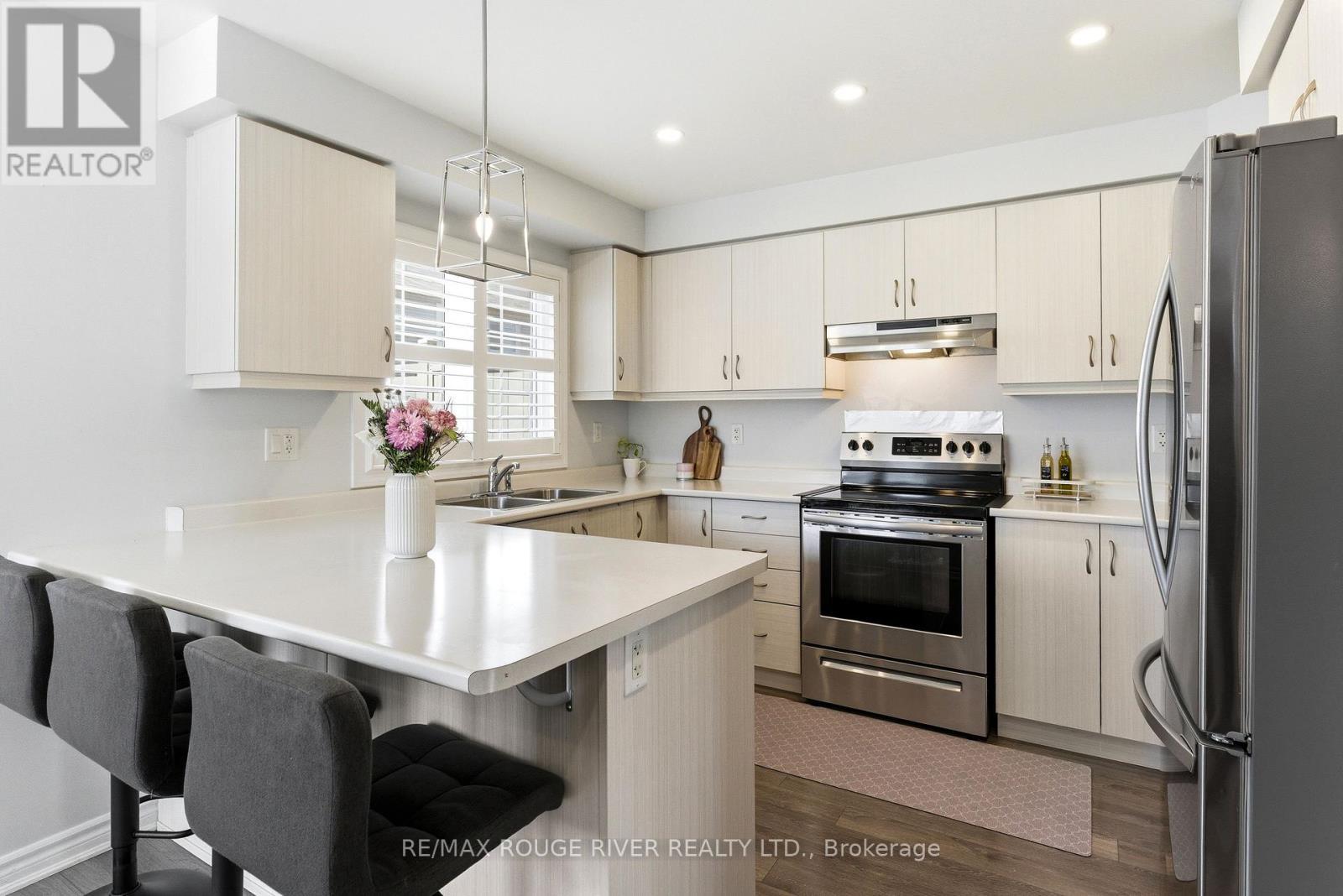 2402 Fall Harvest Crescent, Pickering, ON