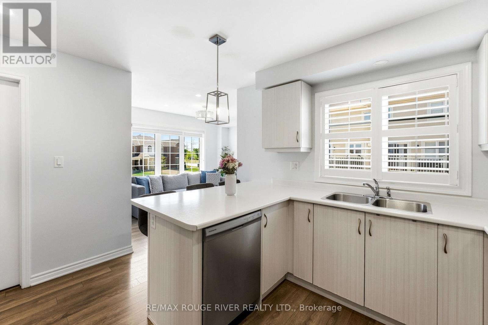 2402 Fall Harvest Crescent, Pickering, ON