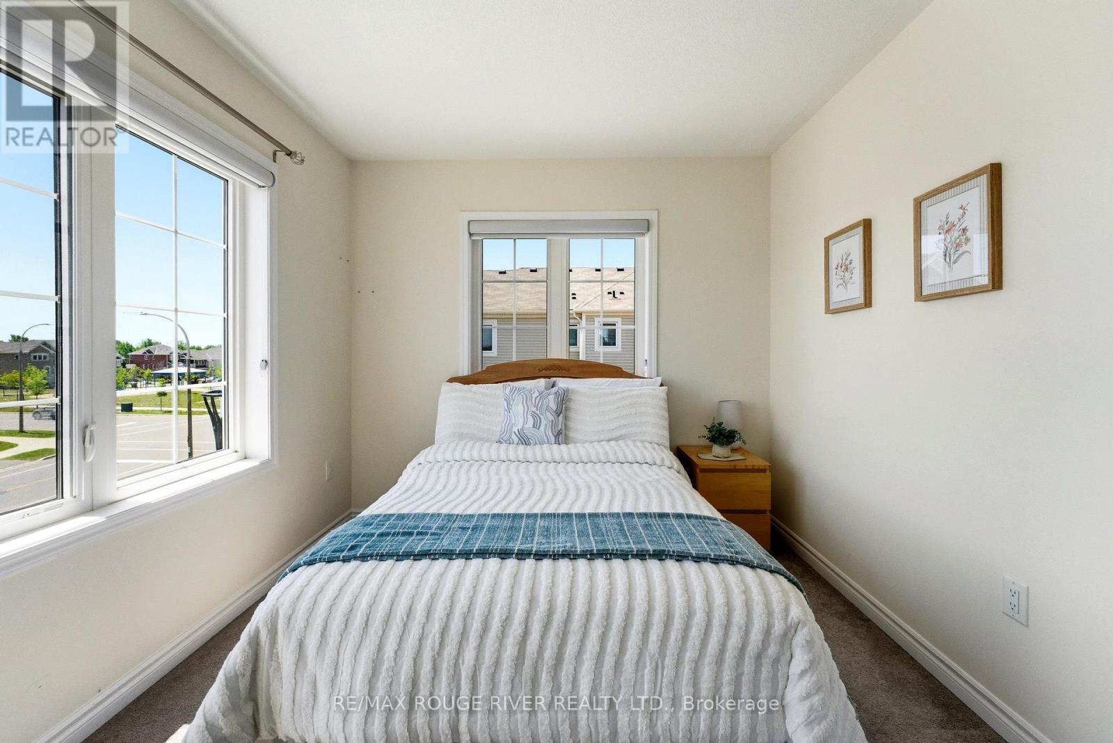 2402 Fall Harvest Crescent, Pickering, ON