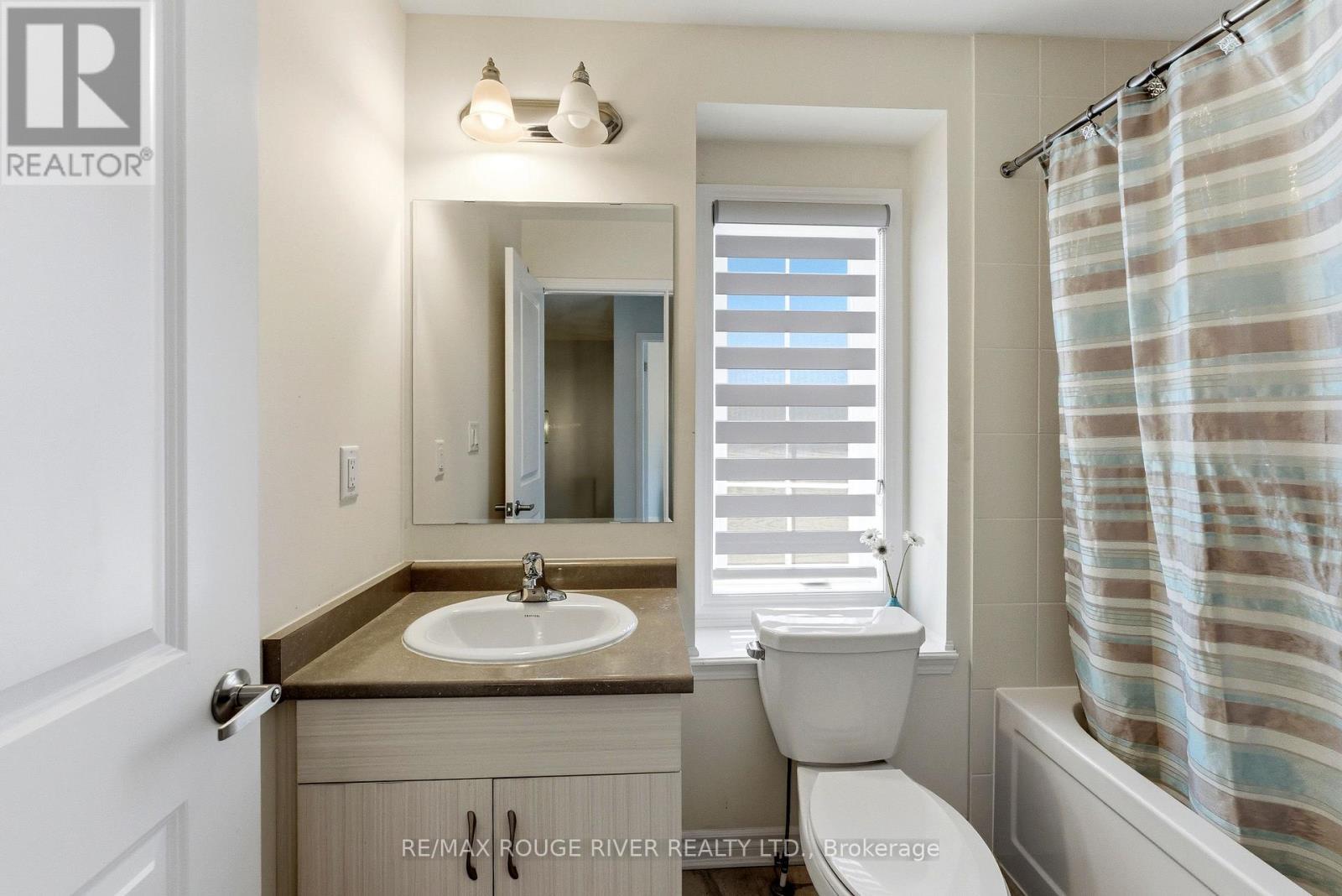 2402 Fall Harvest Crescent, Pickering, ON