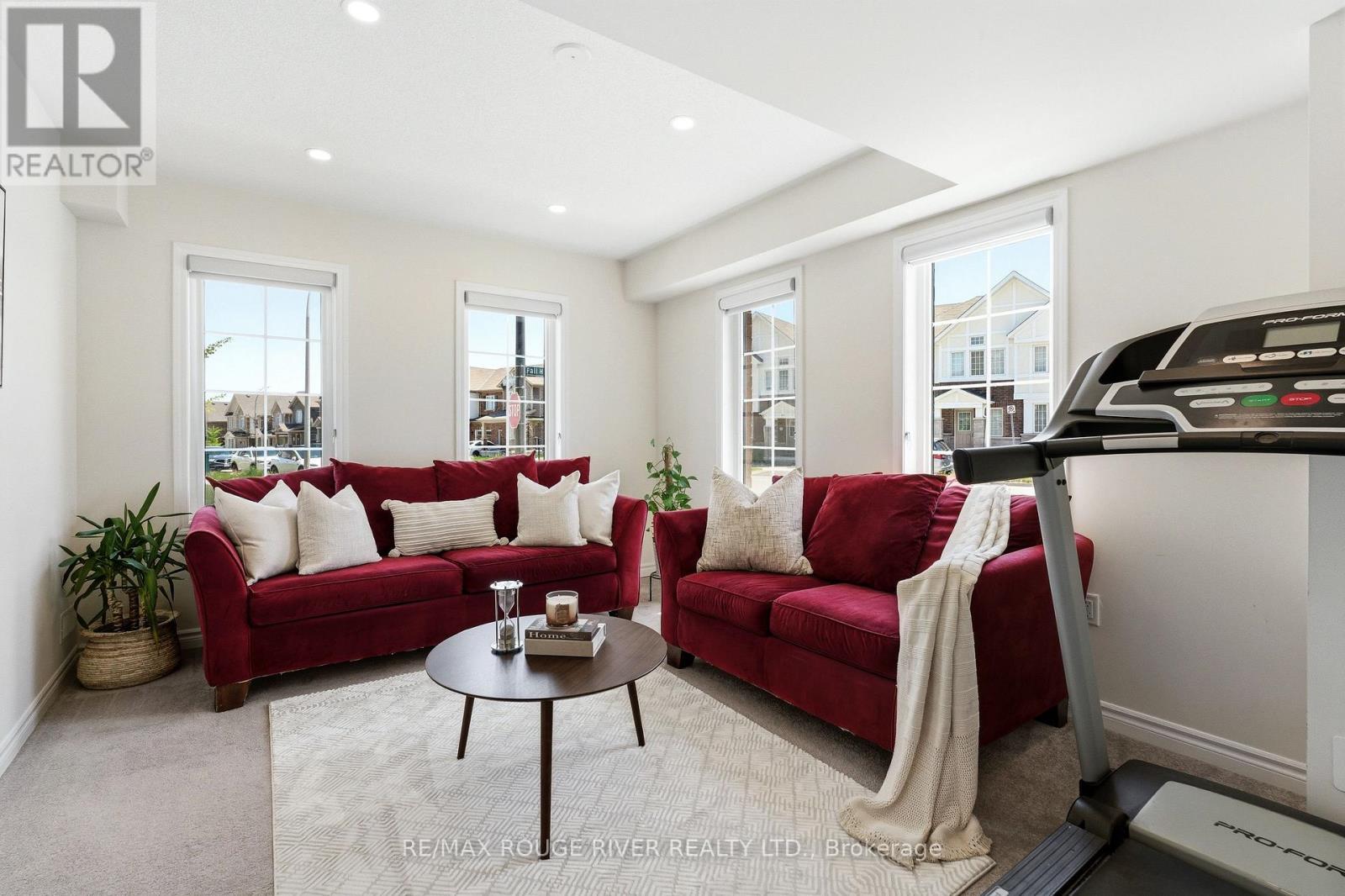 2402 Fall Harvest Crescent, Pickering, ON