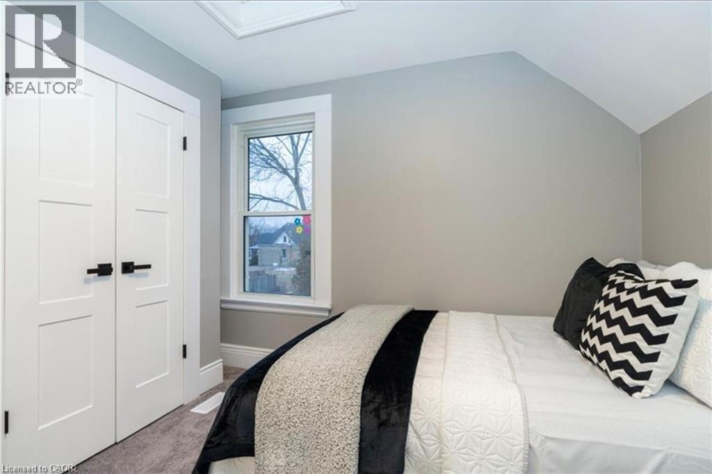 9 Fourth Avenue, St. Thomas, ON