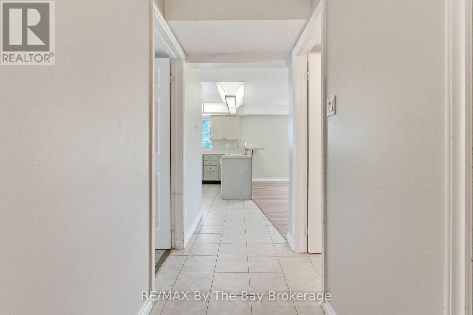 Entranceway - 1 - 10 Mulligan Lane, Wasaga Beach, ON -