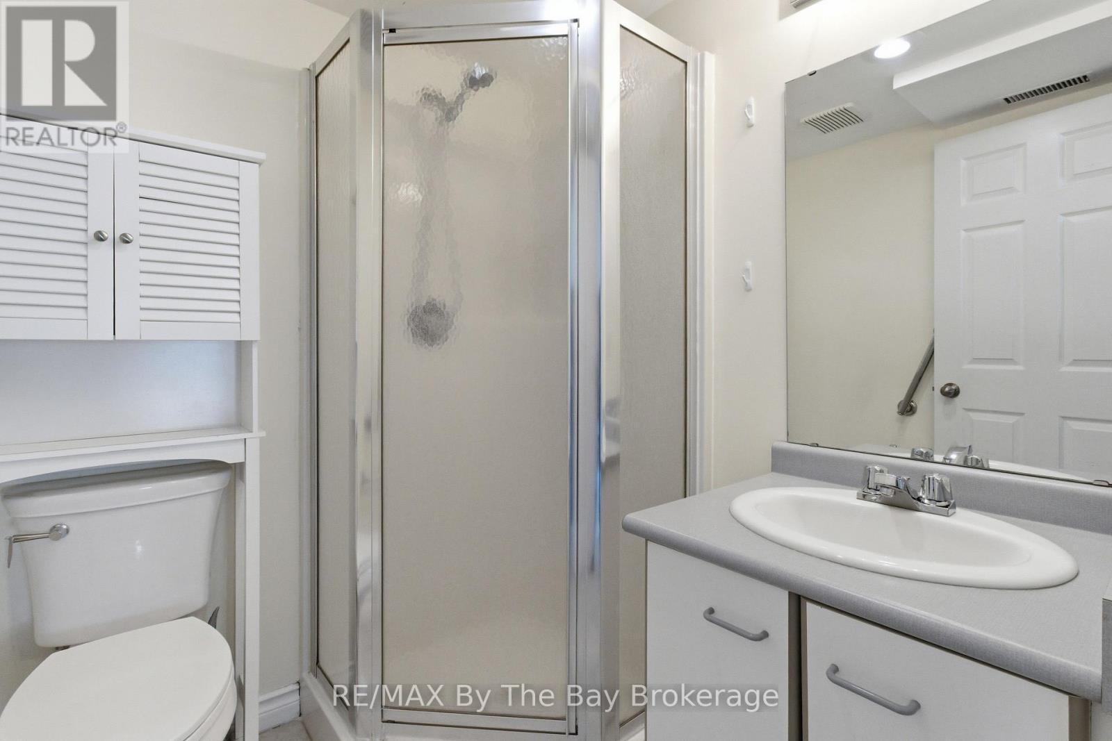 3 pc bath - 1 - 10 Mulligan Lane, Wasaga Beach, ON - Indoor Photo Showing Bathroom